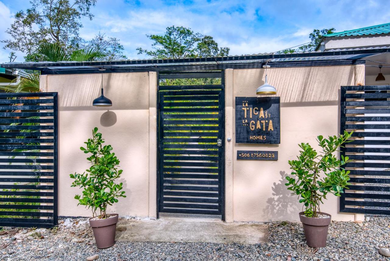 La Tica Y La Gata Hotel Puerto Viejo de Talamanca ภายนอก รูปภาพ