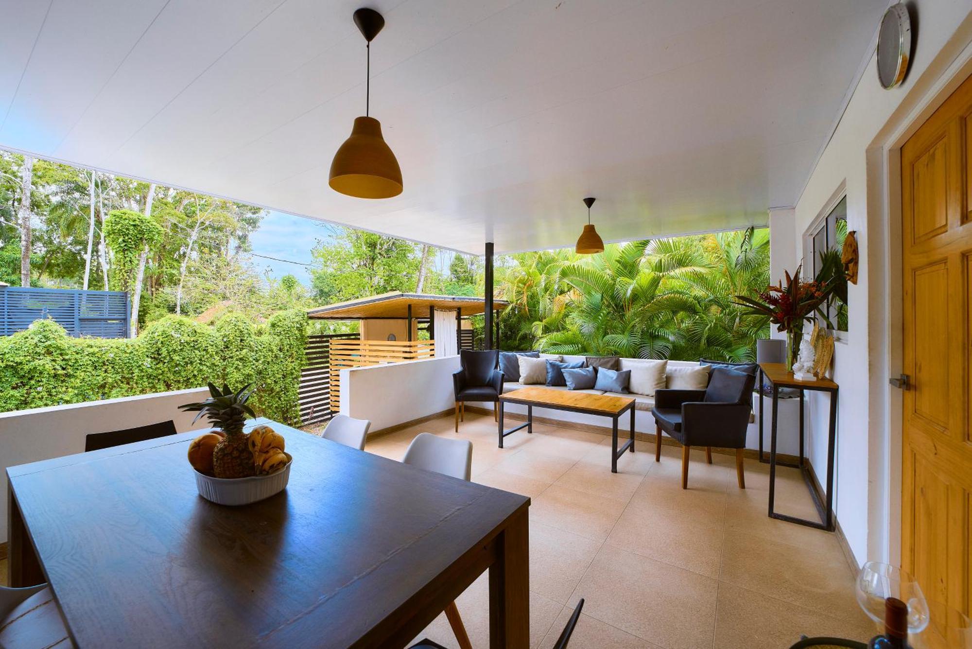 La Tica Y La Gata Hotel Puerto Viejo de Talamanca ภายนอก รูปภาพ