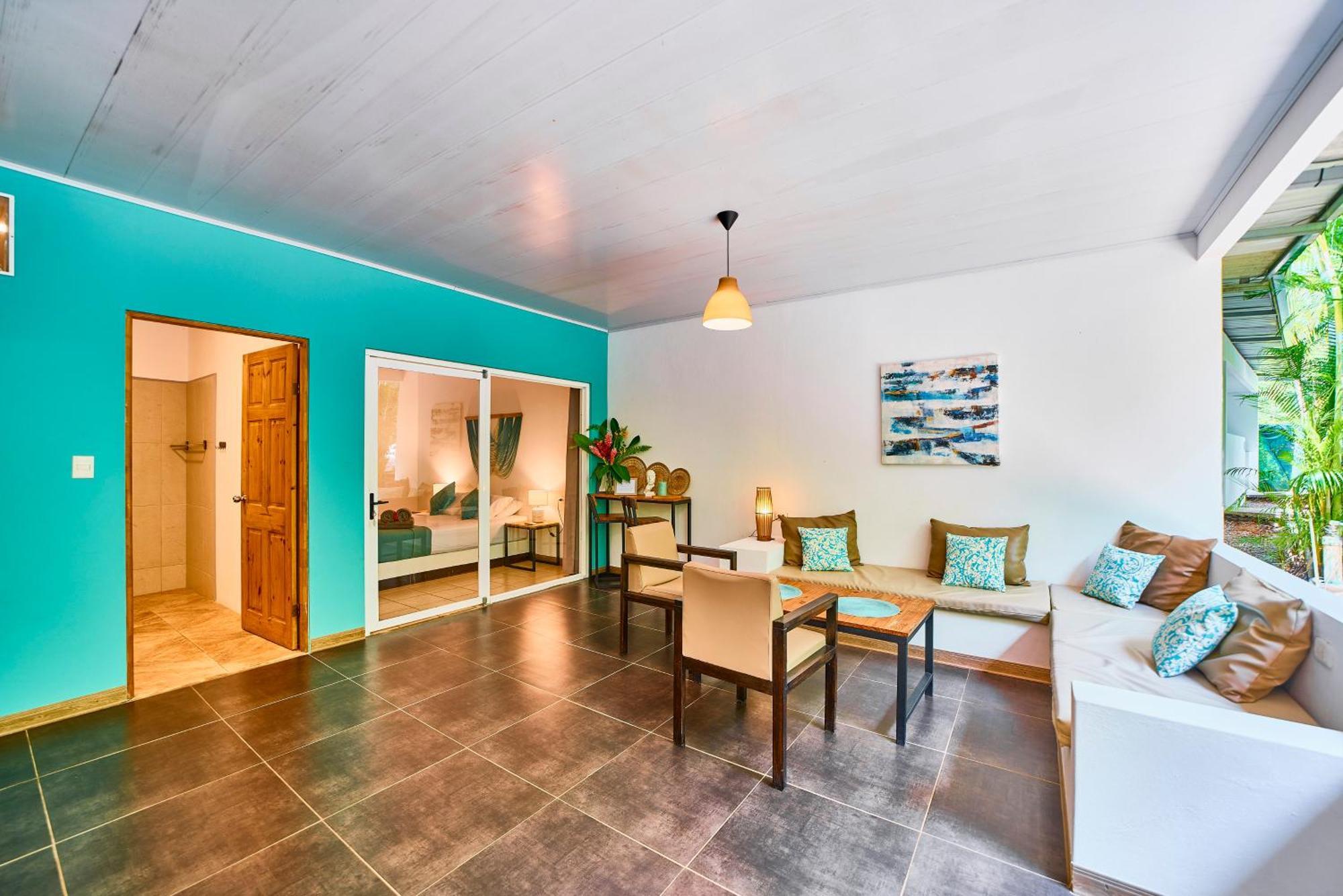 La Tica Y La Gata Hotel Puerto Viejo de Talamanca ภายนอก รูปภาพ
