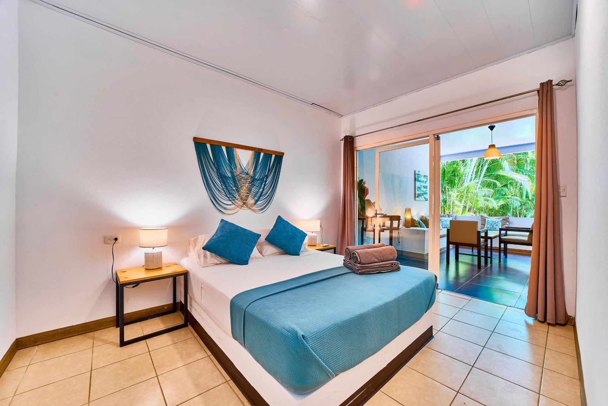 La Tica Y La Gata Hotel Puerto Viejo de Talamanca ภายนอก รูปภาพ